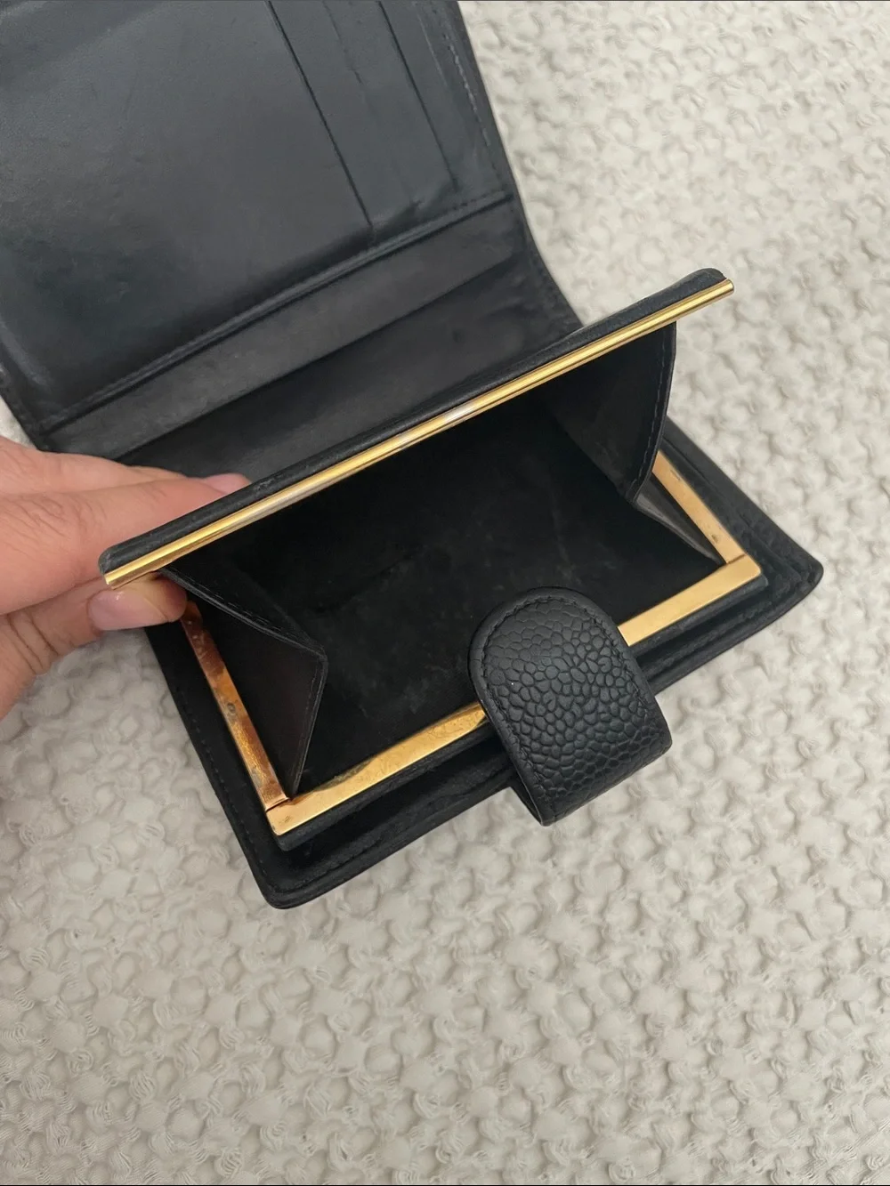 CHANEL Black Caviar Leather Bifold Wallet with CC Logo - Picture 5 of 12